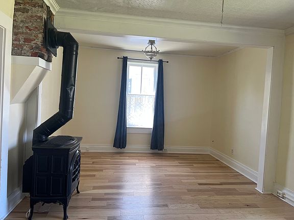 2nd image of 436 S 6th St W