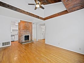 12 W Hollister St