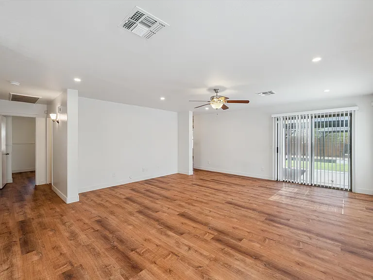 2233 W Alta Vista Rd — Photo 16