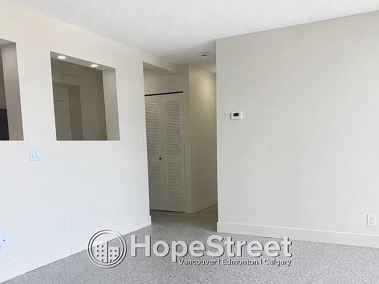 1075 Comox St #1406 — Photo 8