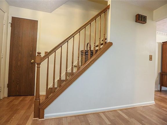 5th image of 18 Newcomb Dr