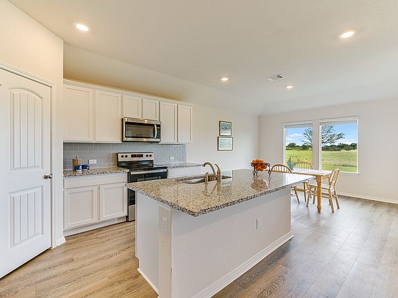 5th image of 102 Sandpiper Dr