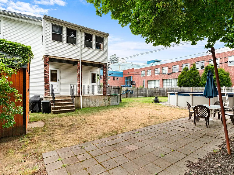131 Yale St #1 — Photo 15