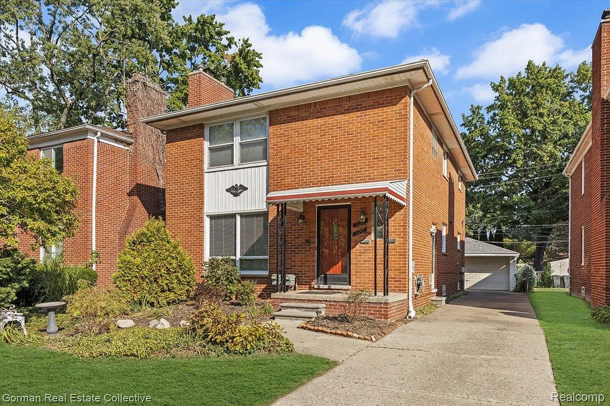 320 Catalpa Dr photo 1