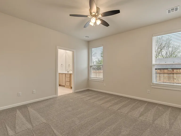624 N Cedar Ave — Photo 18