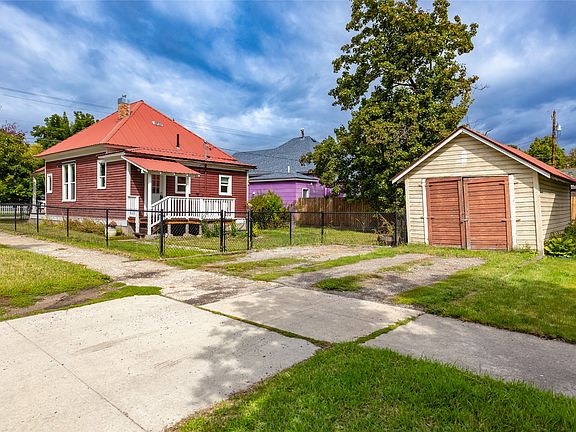 3rd image of 303 5th Ave W
