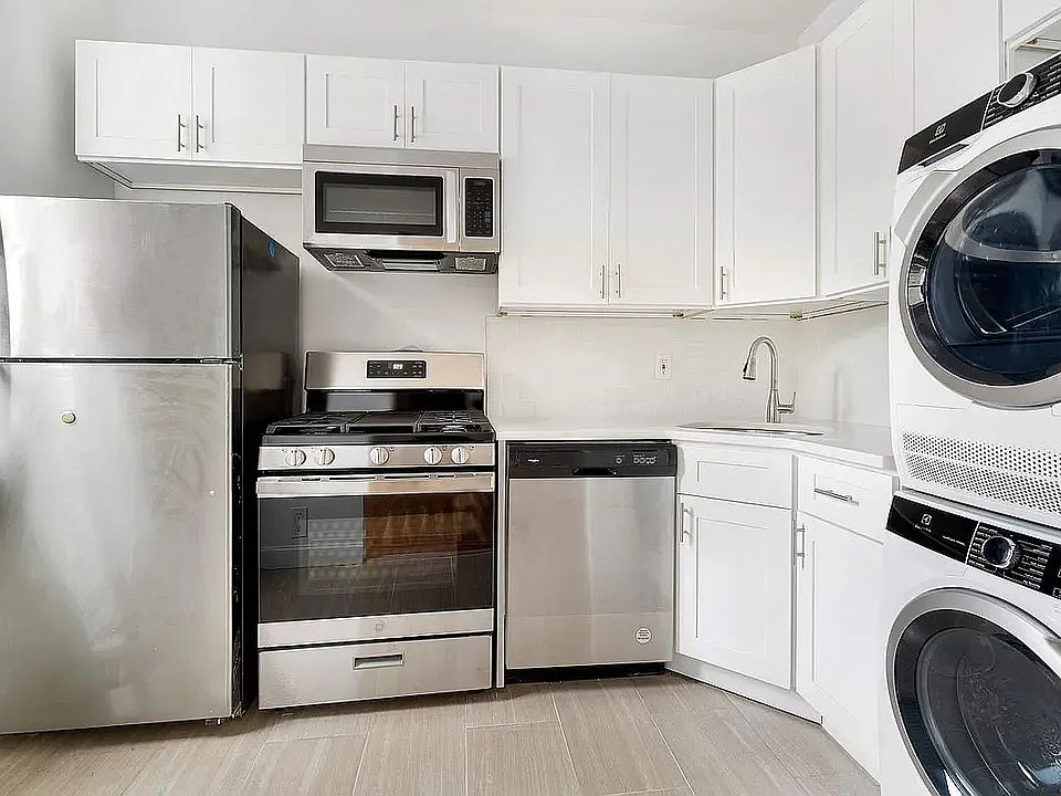 2nd image of 225 13th St APT E1