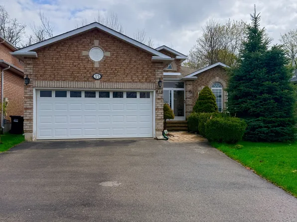 15 Jagges Dr, Barrie, ON L4N 0X1