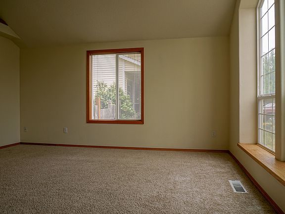 5th image of 16075 SW Rockrose Ln