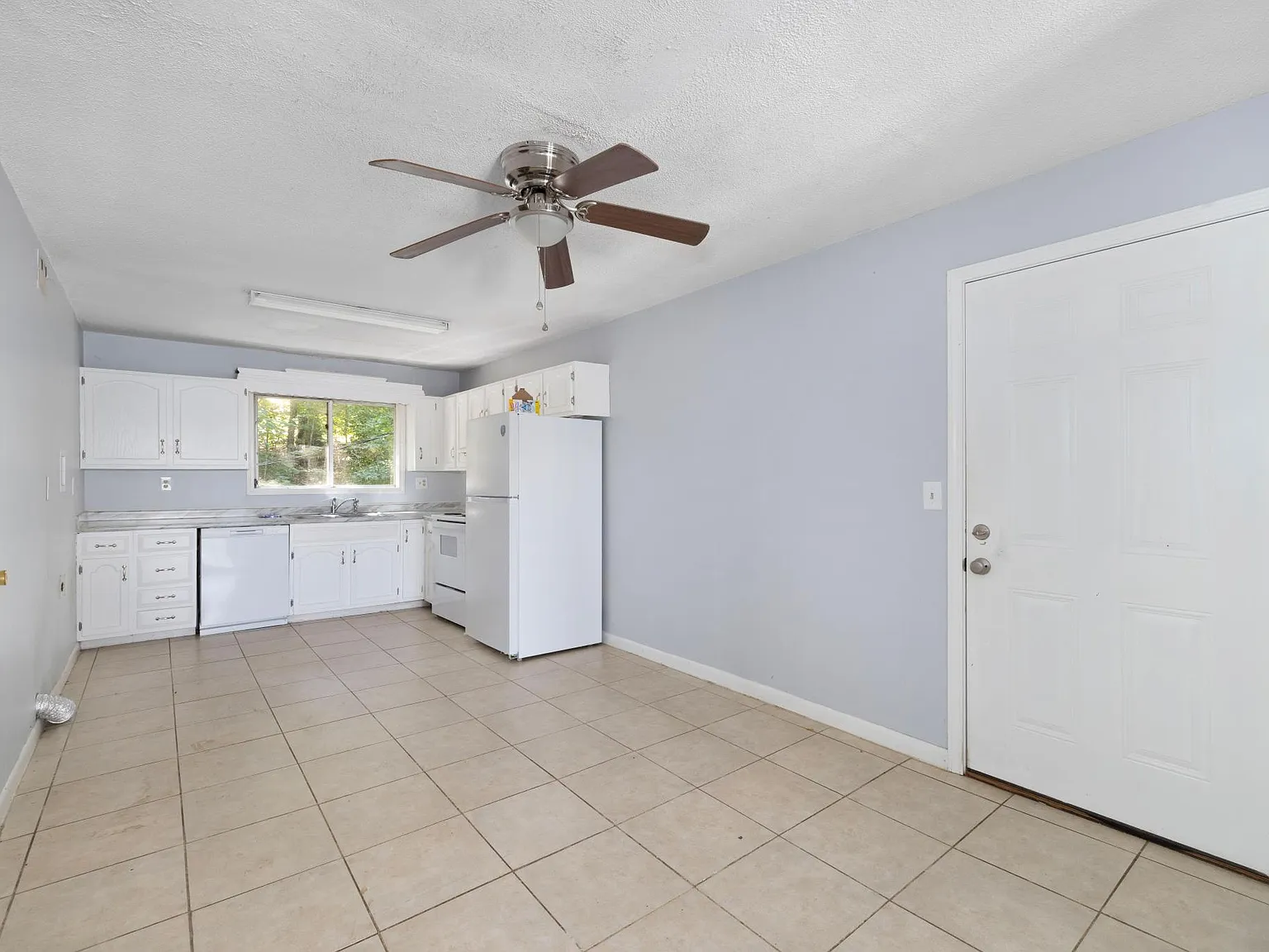 103 Angeline Drive - 5 — Photo 4
