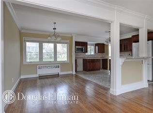 6 Sheridan St, Old Bethpage, NY 11804