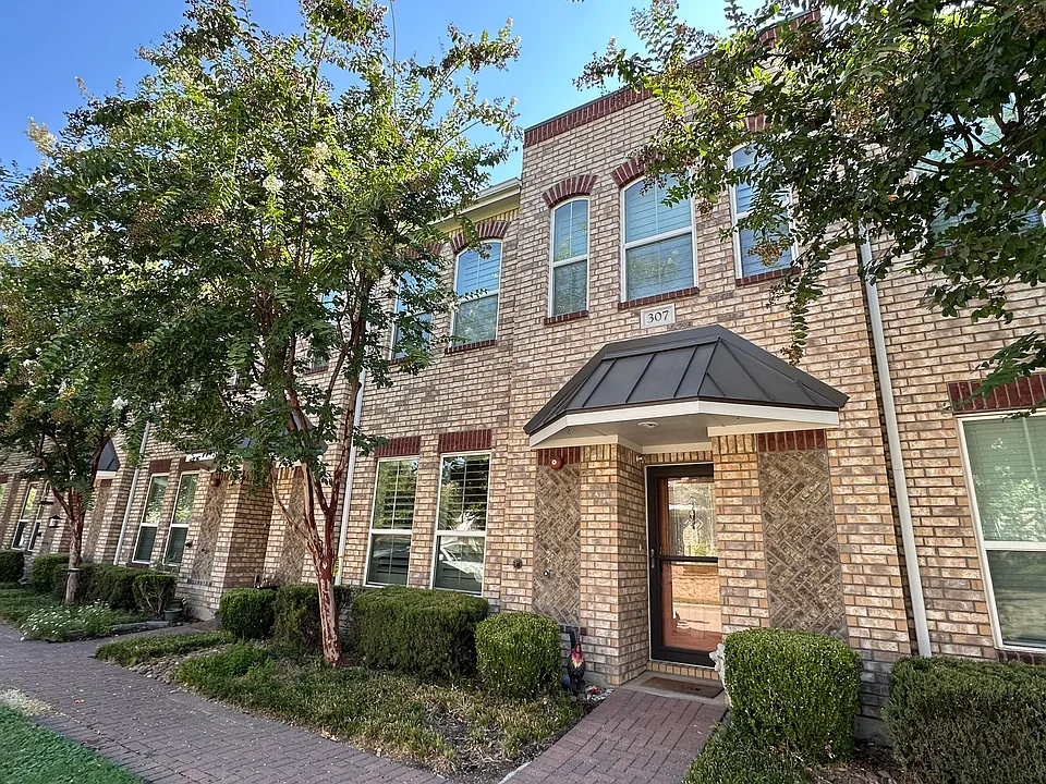 307 Lily Ln