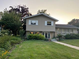 2809 Helen Dr, Glenview, IL 60025