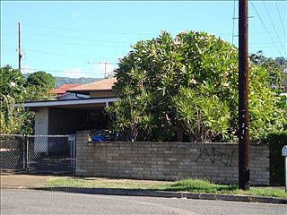 2nd image of 1426 Peter Buck St