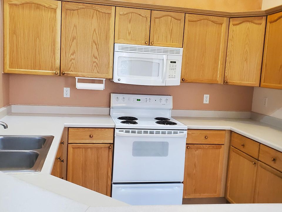 Kitchen - microwave, stove, refrigerator, dishwasher and lots of cupboard space