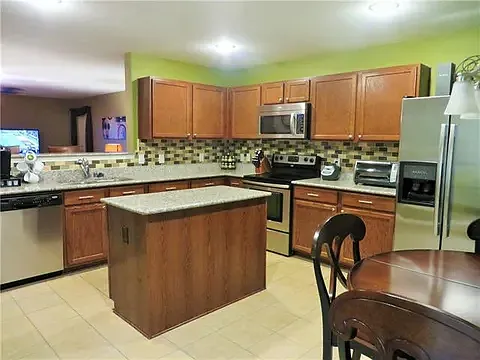 12947 Michelle Dr — Photo 2