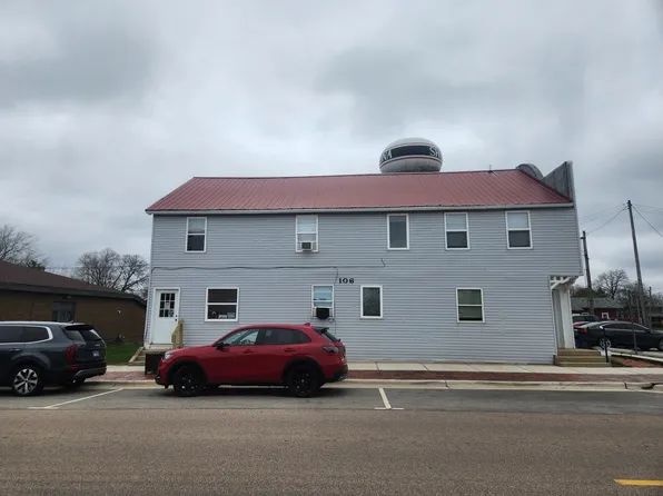 106 W Comanche Ave, Shabbona, IL 60550