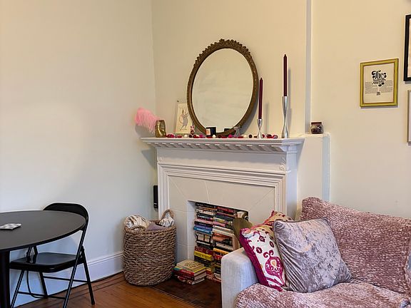 3rd image of 71 8th Ave APT B2