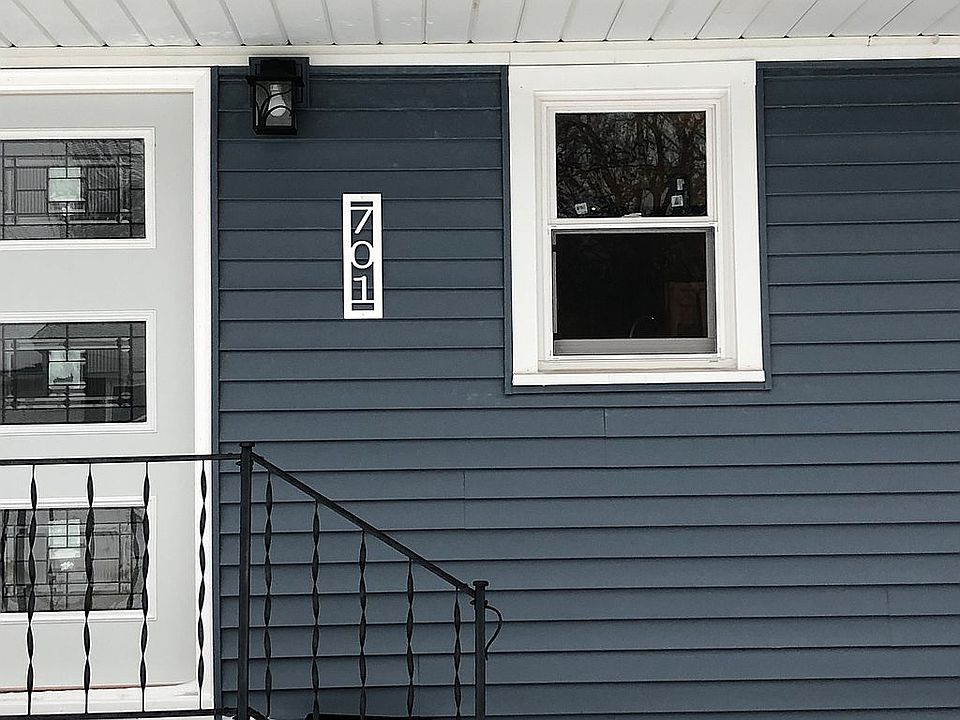 1st image of 701 W Wausau Ave