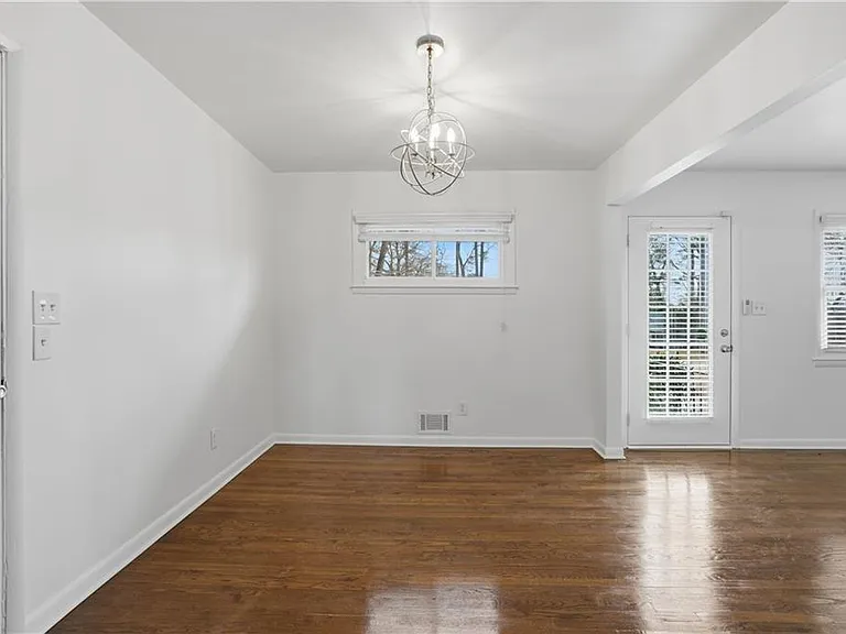 2467 Elmwood Cir SE — Photo 22
