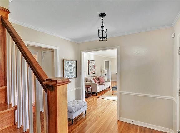5th image of 2517 Schenley Dr