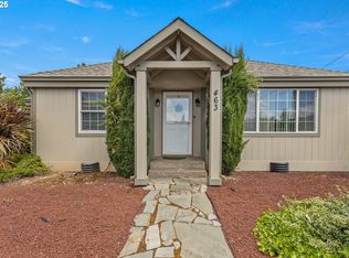 463 W Berdine St, Roseburg, OR 97471