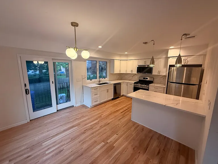 12 Cortland Pl #A — Photo 4