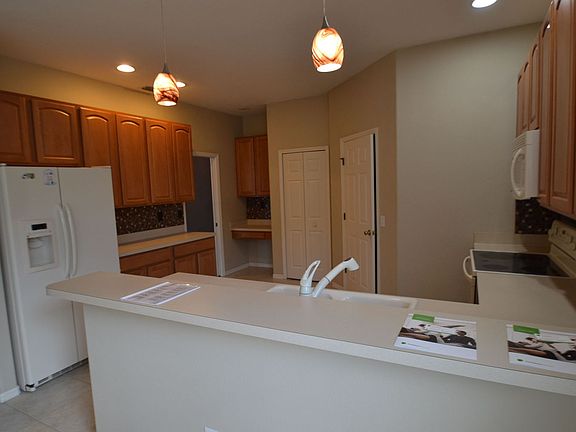 5th image of 410 Londonderry Dr