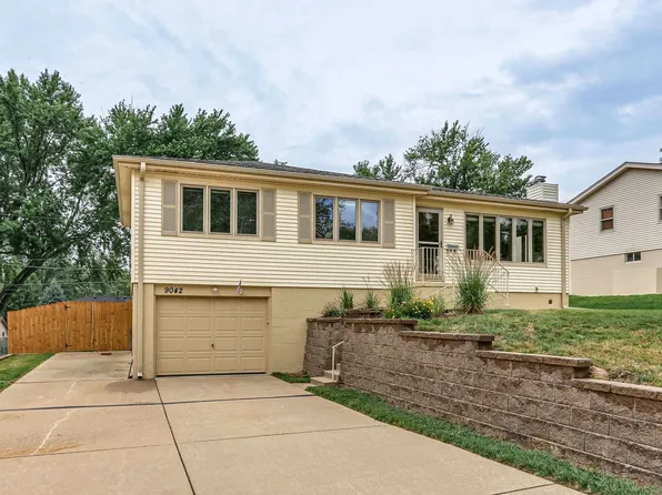 9042 Lamont St, Omaha, NE 68124