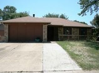 1361 N Creek Dr, Saginaw, TX 76179