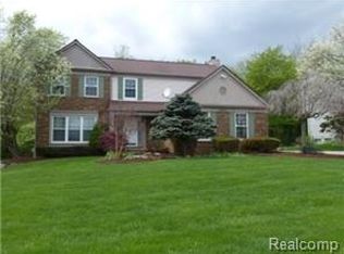 1862 Poppleton Dr, West Bloomfield, MI 48324
