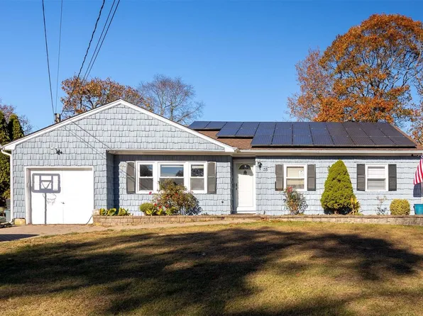 35 Ranch Drive, Shirley, NY 11967