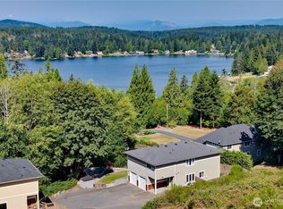 6110 Lakemont Lane, Bremerton, WA 98312