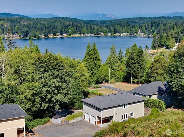 6110 Lakemont Lane, Bremerton, WA 98312