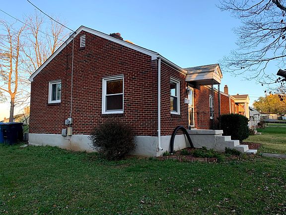 2nd image of 2315 Larchwood Ave NE