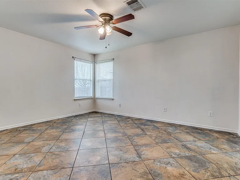 13620 Lyndon B Johnson St — Photo 13
