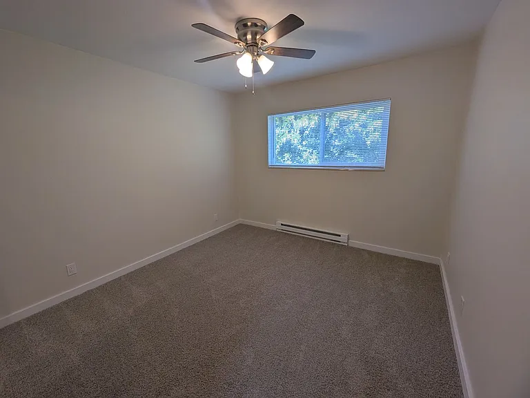 Cordova Apartments — Photo 58