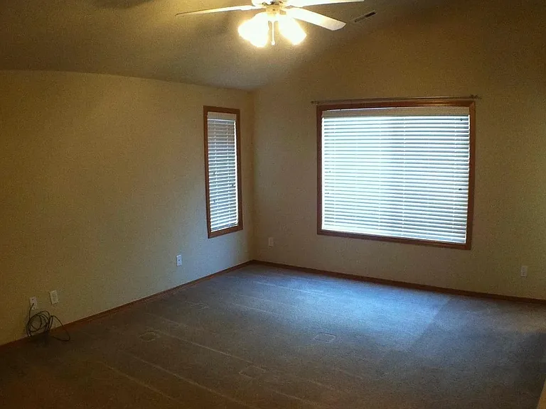 38640 Barlow Pkwy — Photo 17