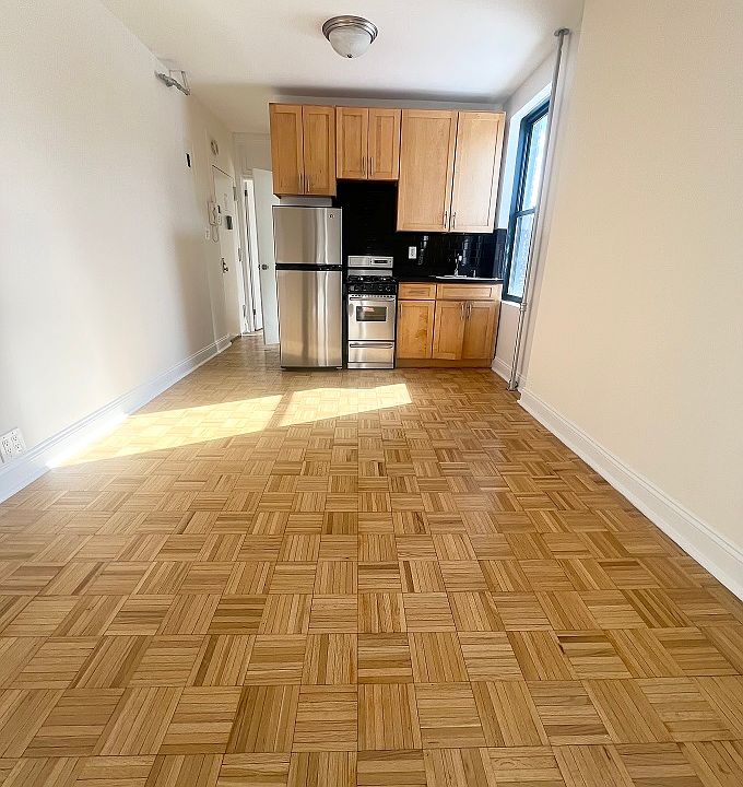 1st image of 79 Macdougal St Unit 32V