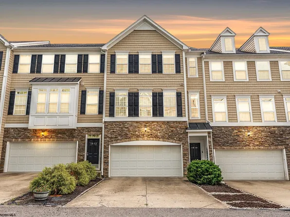 1910 Stone Run St, Morgantown, WV 26505