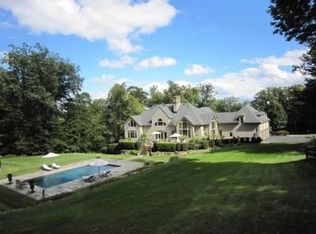 42 Homestead Rd, Tewksbury Township, NJ 07830