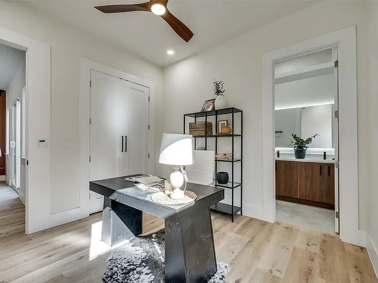 3434 Navaro St — Photo 19