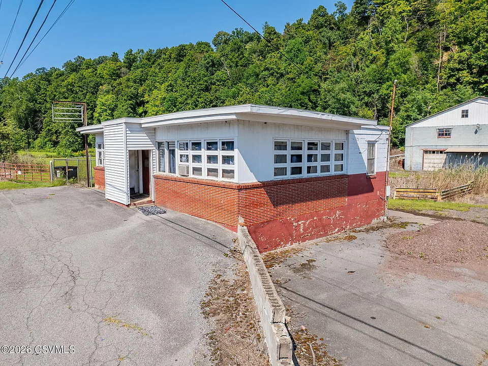 3825 Columbia Blvd #1