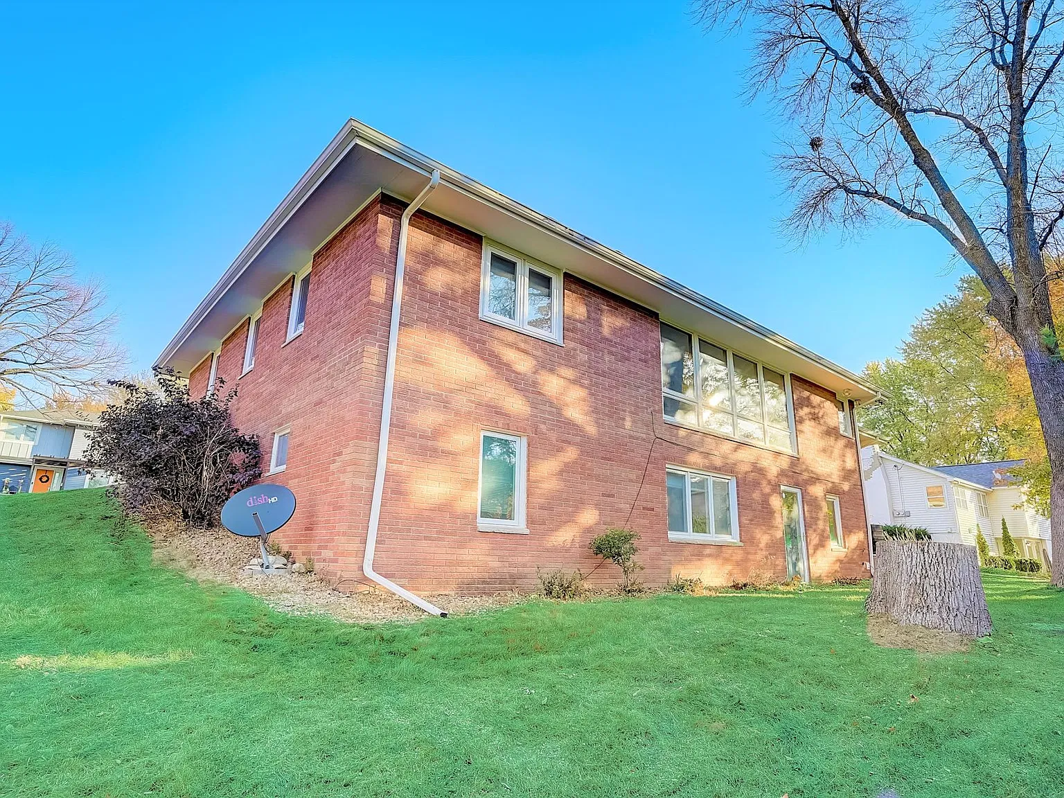 5205 Benton Avenue — Photo 2