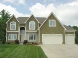 312 SE Hackamore Dr, Lees Summit, MO 64082