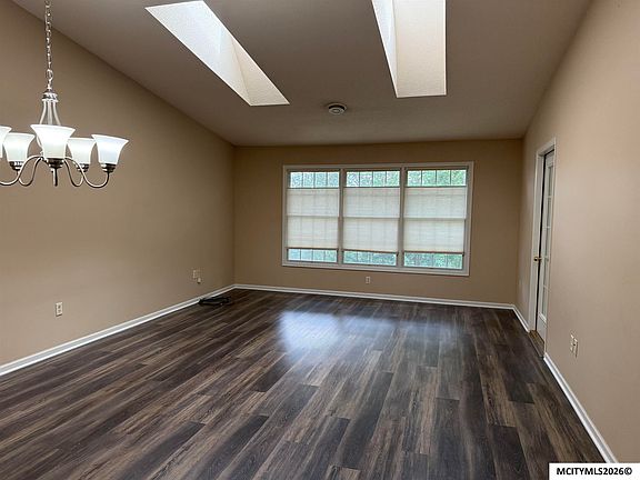 4th image of 2047 Hunters Ridge Dr