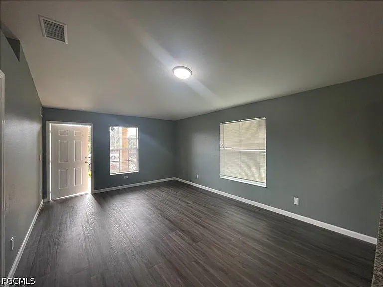 4806 24th St SW — Photo 5