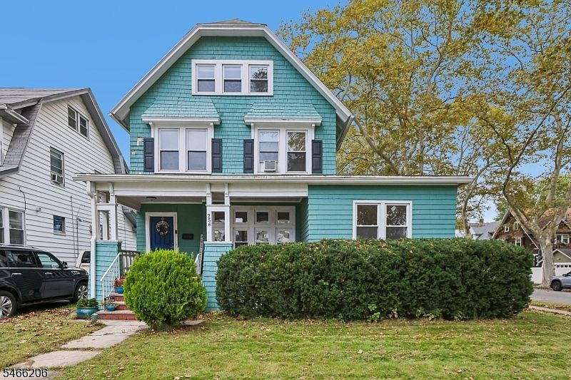 1st image of 256 Rutledge Ave