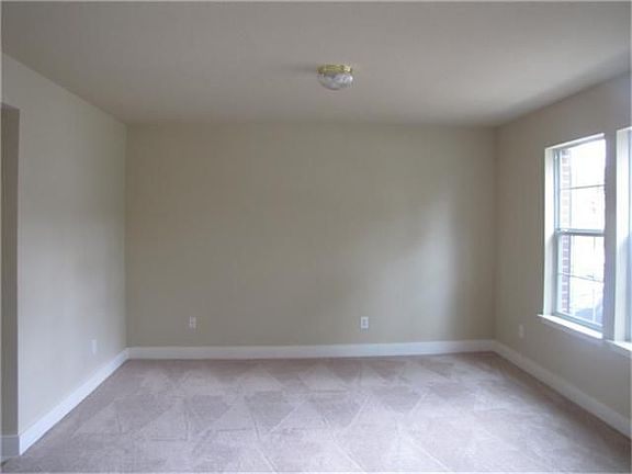 3rd image of 718 Aweigh Dr