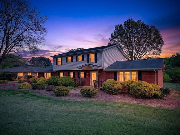 4th image of 330 Lowndes Dr